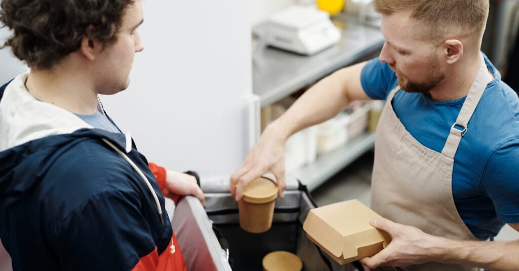 宅食が向いている人・向いていない人の特徴を比較しながら示した図解イメージ