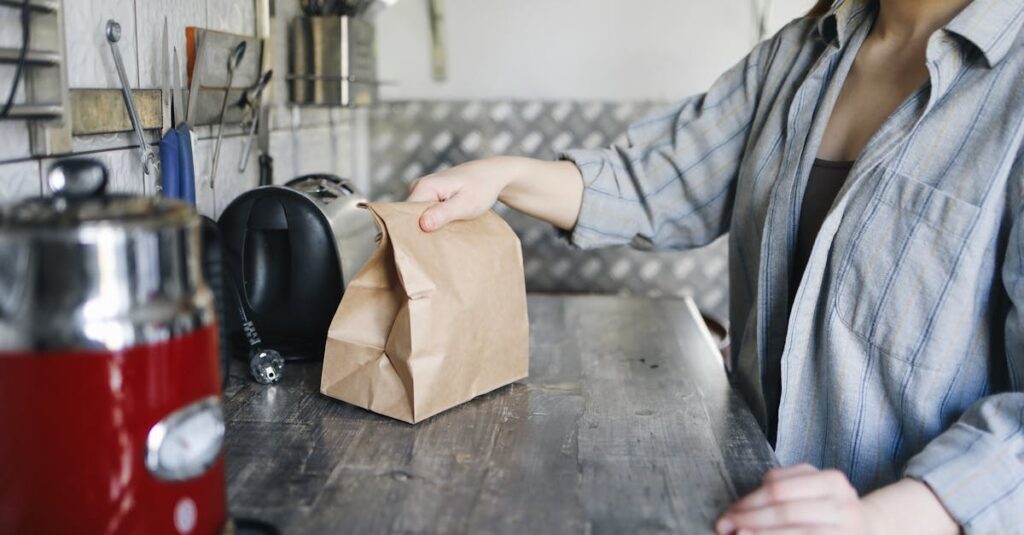 初回割引・お試しセット付き宅食サービス7社を比較したグラフィック一覧図