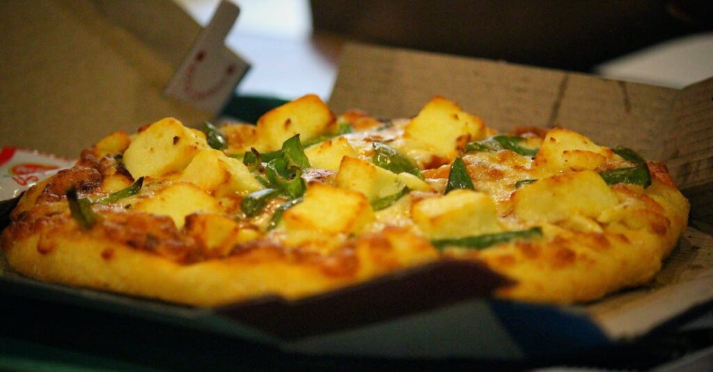 目的別におすすめの宅食サービス5選を図解したイラスト。共働き、シニア、子育て、ダイエット向けなどに分かれている