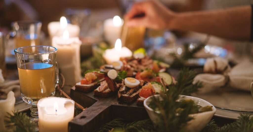 子育て中の家庭におすすめの宅食サービス7選を比較紹介するイラスト