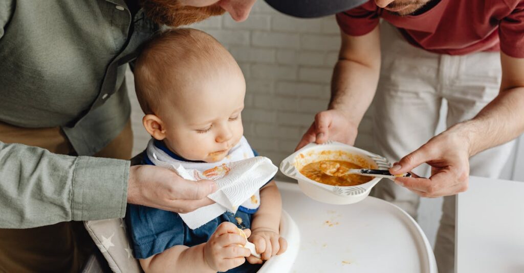 宅食を導入して子育てがラクになった家庭のリアルな体験談を紹介するイメージイラスト
