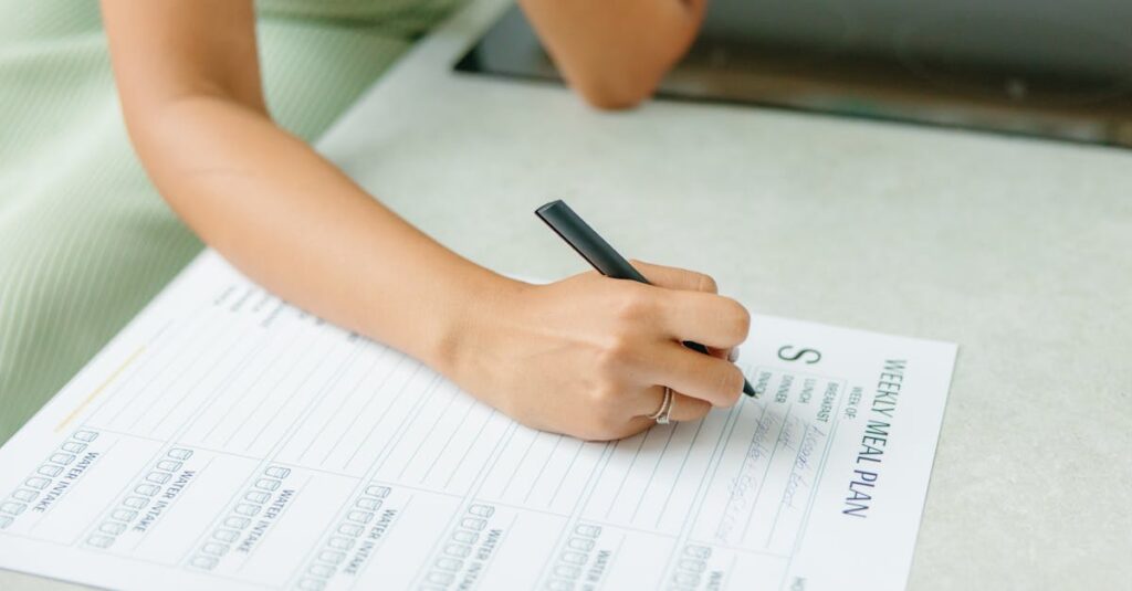 料理が面倒な人でも栄養バランスを考えた宅食を簡単に取り入れている様子